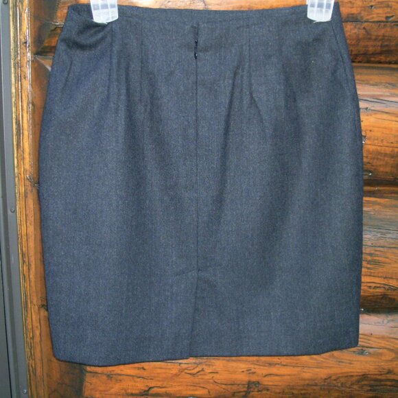 Like New! Lands End 100% Wool Fully Lined Mini Skirt Size 12 Petite - Picture 2 of 3